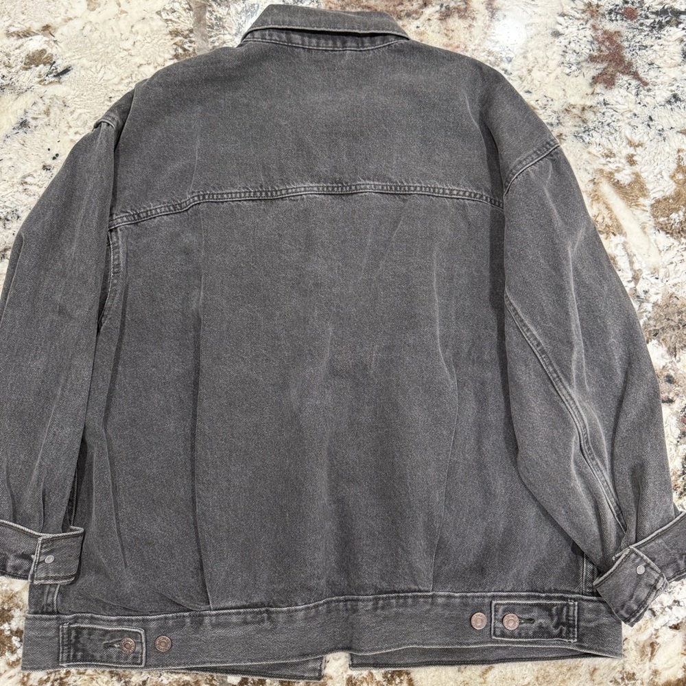 Levi's oversized Women's Black Denim Jacket - Picture 2 of 3